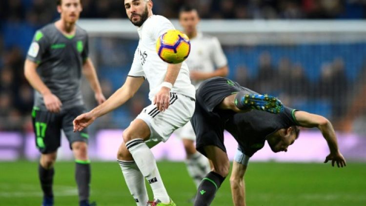 Real Madrid: pas d'opération pour Benzema, apte contre Séville