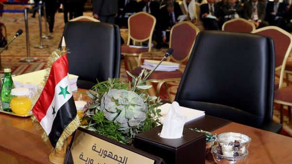 الانقسامات تطغى على قمة عربية تنموية في لبنان وسط غياب الزعماء الانقسامات تطغى على قمة عربية تنموية في لبنان وسط غياب الزعماء