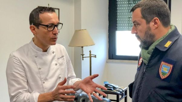 Ordigni Afragola:Salvini,Stato più forte Ordigni Afragola:Salvini,Stato più forte