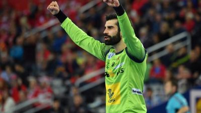 Hand: le gardien espagnol Corrales blessé par un panneau publicitaire Hand: le gardien espagnol Corrales blessé par un panneau publicitaire