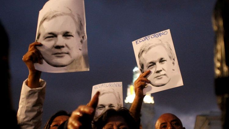 U.S. asked Ecuadorean officials about alleged Assange-Manafort meeting - source