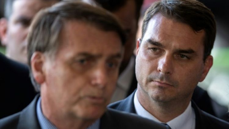 Brésil: des dépôts d'argent "suspects" au nom d'un fils de Bolsonaro