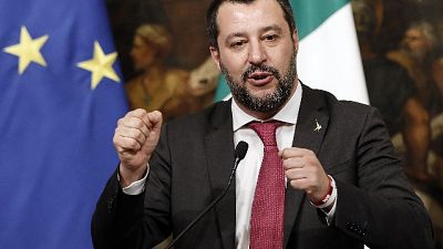 30 nomi terroristi su scrivania Salvini