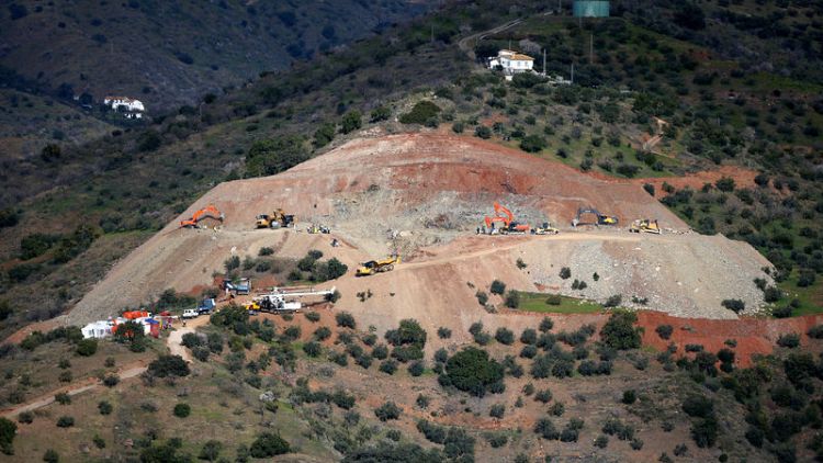 Spanish rescuers to start drilling for boy trapped in well