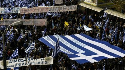 Des milliers de manifestants à Athènes contre l'accord sur la Macédoine Des milliers de manifestants à Athènes contre l'accord sur la Macédoine