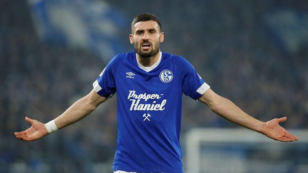 ثنائية كاليجوري تقود شالكه للفوز على فولفسبورج في دوري ألمانيا ثنائية كاليجوري تقود شالكه للفوز على فولفسبورج في دوري ألمانيا