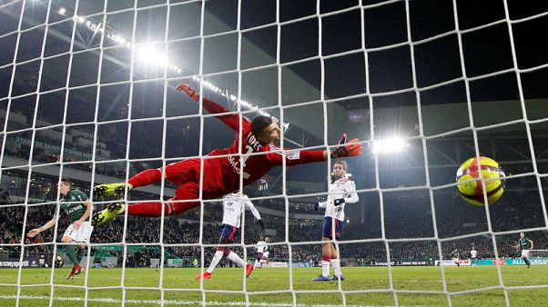هدف ديمبلي المتأخر يمنح ليون الفوز 2-1 في سانت إيتيين هدف ديمبلي المتأخر يمنح ليون الفوز 2-1 في سانت إيتيين