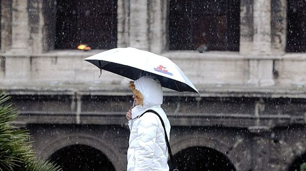 Rischio neve a Roma, distribuito sale Rischio neve a Roma, distribuito sale