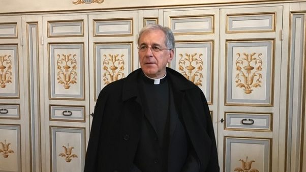 Detenuto con lametta fermato prima messa Detenuto con lametta fermato prima messa