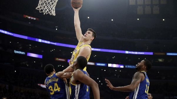 Nba, Warriors senza limiti, Lakers ko Nba, Warriors senza limiti, Lakers ko