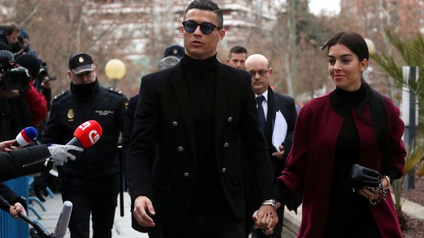Soccer star Ronaldo, facing tax fraud accusations, arrives in Spanish court Soccer star Ronaldo, facing tax fraud accusations, arrives in Spanish court