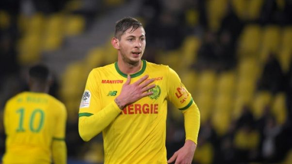 Emiliano Sala disparaît à bord d'un avion entre Nantes et Cardiff Emiliano Sala disparaît à bord d'un avion entre Nantes et Cardiff