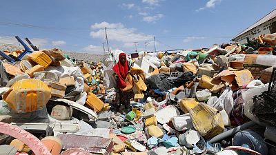 الصوماليون يجنون أرباحا من إعادة تدوير مخلفاتهم البلاستيكية