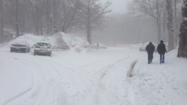Auto bloccate dalla neve in Maremma Auto bloccate dalla neve in Maremma