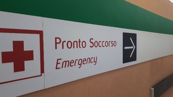 Suicidio in ospedale, sanitari aggrediti Suicidio in ospedale, sanitari aggrediti