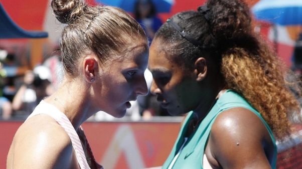 Tennis: Williams si fa male e perde Tennis: Williams si fa male e perde