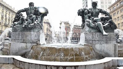 Neve a Torino, rischio strade ghiacciate