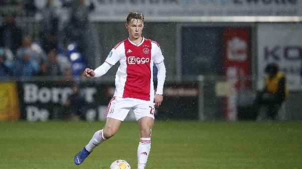 Calcio: de Jong a un passo dal Barca Calcio: de Jong a un passo dal Barca
