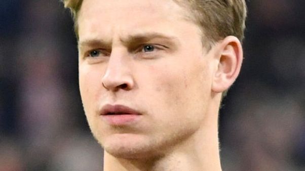 برشلونة يتعاقد مع دي يونج لاعب أياكس مقابل 86 مليون يورو برشلونة يتعاقد مع دي يونج لاعب أياكس مقابل 86 مليون يورو