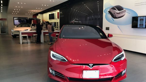 Tesla to cut production hours for Model S and X Tesla to cut production hours for Model S and X