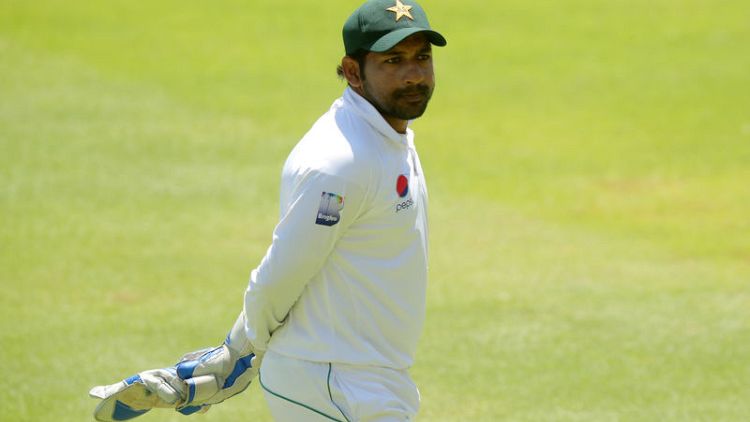 Pakistan captain Sarfraz apologises for controversial taunt