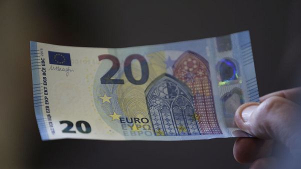 اليورو يهبط لأقل سعر في 3 أسابيع مع تأهب الأسواق لنبرة حذرة من المركزي اليورو يهبط لأقل سعر في 3 أسابيع مع تأهب الأسواق لنبرة حذرة من المركزي