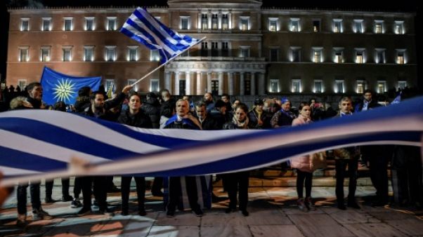 Nom de la Macédoine : sur la place Syntagma, des Grecs déterminés à se battre jusqu'au bout Nom de la Macédoine : sur la place Syntagma, des Grecs déterminés à se battre jusqu'au bout