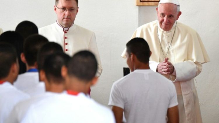 Le pape François avec de jeunes prisonniers au Panama, le 25 janvier 2019.
