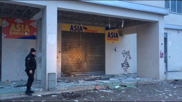 Seconda bomba in 24 ore a negozi Foggia