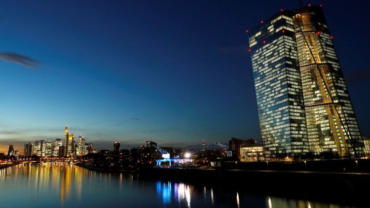 ECB survey sees slower growth and inflation