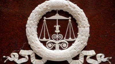 Autriche: 14 ans ferme pour la "présidente" d'un mouvement anti-étatique Autriche: 14 ans ferme pour la "présidente" d'un mouvement anti-étatique