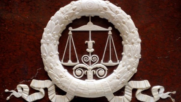 Autriche: 14 ans ferme pour la "présidente" d'un mouvement anti-étatique Autriche: 14 ans ferme pour la "présidente" d'un mouvement anti-étatique