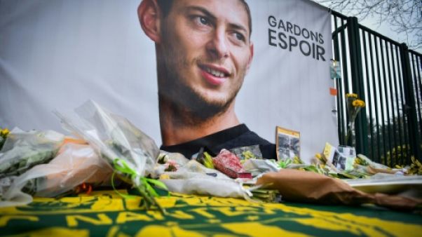 Sala: la famille du joueur et l'Argentine demandent la reprise des recherches Sala: la famille du joueur et l'Argentine demandent la reprise des recherches