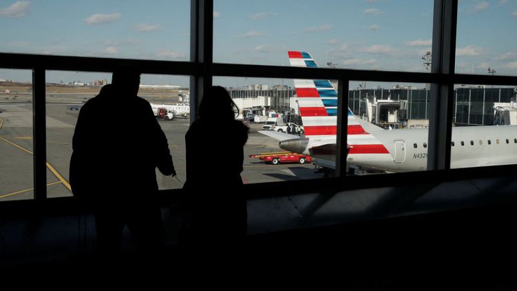 Flights disrupted at U.S. East Coast airports as shutdown drags on