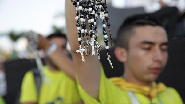 Papa, migranti non sono male sociale Papa, migranti non sono male sociale