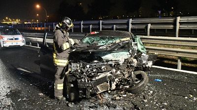Auto contromano, un morto e 4 feriti Auto contromano, un morto e 4 feriti