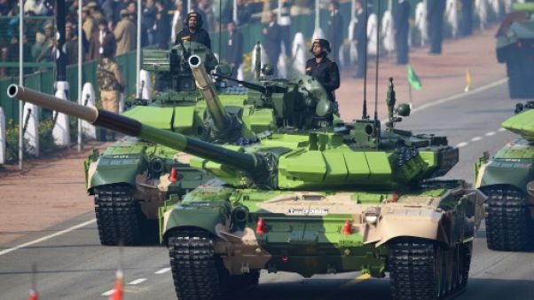 Défilé militaire à New Dehli pour commémorer le Jour de la République Défilé militaire à New Dehli pour commémorer le Jour de la République