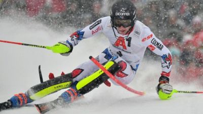 Noël et Pinturault en embuscade derrière Zenhaüsern après la 1re manche du slalom de Kitzbühel Noël et Pinturault en embuscade derrière Zenhaüsern après la 1re manche du slalom de Kitzbühel