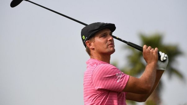 Golf, a Dubai duello DeChambeau-Li Golf, a Dubai duello DeChambeau-Li