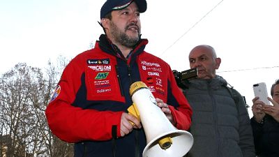 Migranti: Salvini, calo sbarchi e morti Migranti: Salvini, calo sbarchi e morti