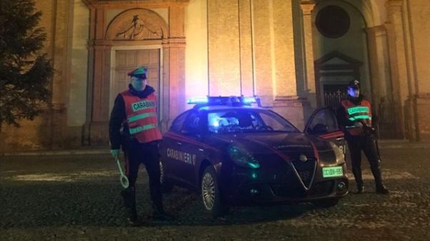 Gara clandestina di auto, 2 denunciati Gara clandestina di auto, 2 denunciati