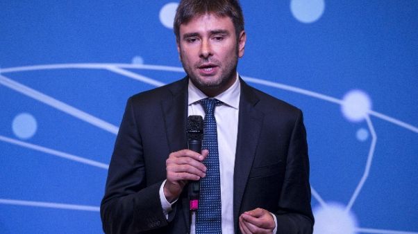 Migranti: Di Battista, sbarchino poi via Migranti: Di Battista, sbarchino poi via