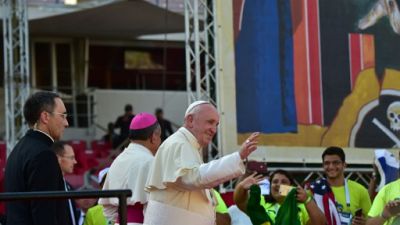 Le pape François salue les bénévoles des JMJ, le 27 janvier 2019 à Panama Le pape François salue les bénévoles des JMJ, le 27 janvier 2019 à Panama