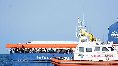 هولندا ترفض طلبا إيطاليا بقبول 47 مهاجرا على متن سفينة إنقاذ