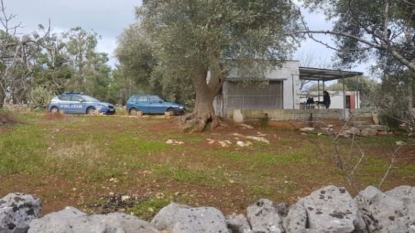 Marito spara a moglie e si uccide Marito spara a moglie e si uccide