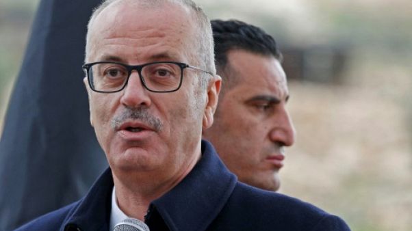 Le Premier ministre palestinien offre à Abbas la démission de son gouvernement Le Premier ministre palestinien offre à Abbas la démission de son gouvernement