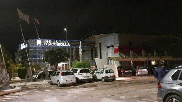 Giù dal tetto del capannone,muore 24enne Giù dal tetto del capannone,muore 24enne