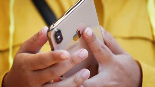 أبل تصدر تحديثا لإصلاح خلل خصوصية في خاصية الاتصال بالفيديو أبل تصدر تحديثا لإصلاح خلل خصوصية في خاصية الاتصال بالفيديو