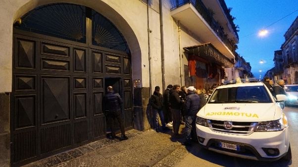 Bimbo ucciso: "avevano rotto il lettino" Bimbo ucciso: "avevano rotto il lettino"