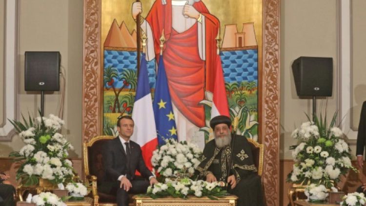 Egypte: nouvel entretien Macron-Sissi, visite aux chefs religieux